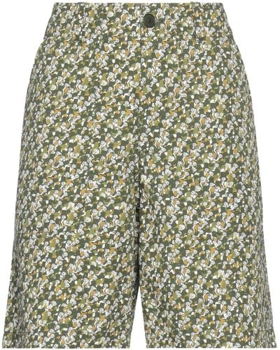 A.P.C. Shorts & Bermuda Shorts - Green