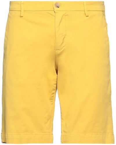 Yan Simmon Shorts & Bermuda Shorts - Yellow