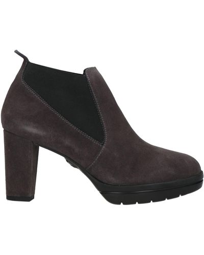 Callaghan Ankle Boots - Black
