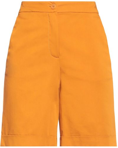 Caractere Shorts & Bermuda Shorts - Orange