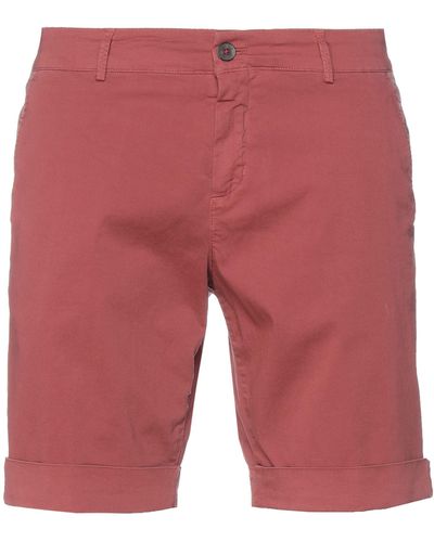 Maison Clochard Shorts & Bermuda Shorts - Red