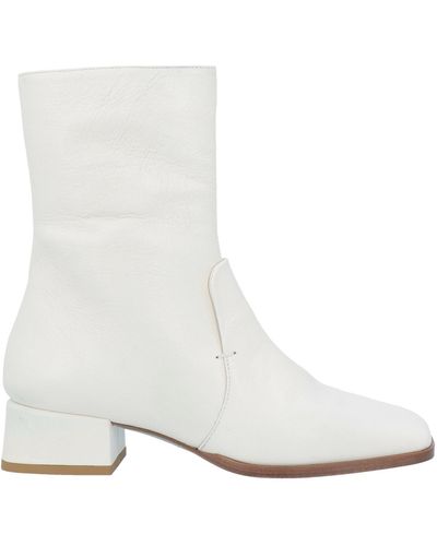 Paola D'arcano Ankle Boots - White
