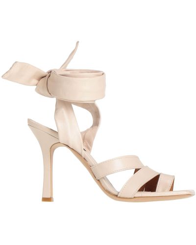 Gisel Pillow Strap Sandal in Noir