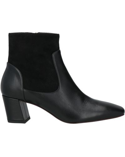 Avril Gau Ankle Boots - Black