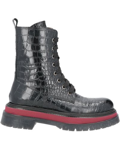 laura bellariva black boots