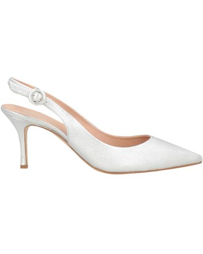 The Seller Pumps - White