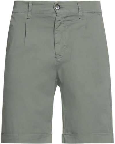Squad² Shorts & Bermuda Shorts - Gray