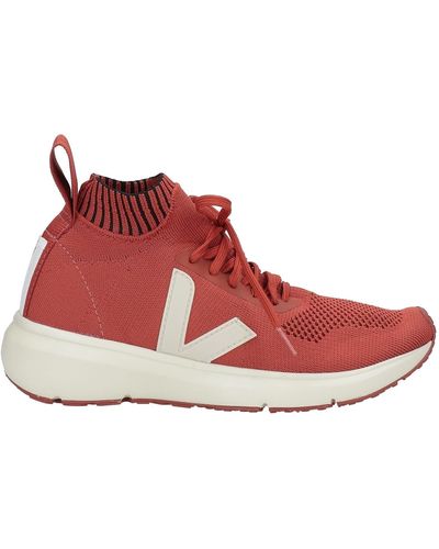 Veja Trainers - Red