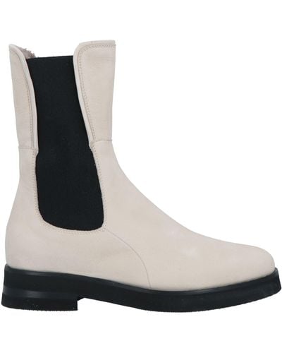 Triver Flight Ankle Boots - White