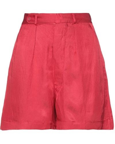 TRUE NYC Shorts & Bermuda Shorts - Red