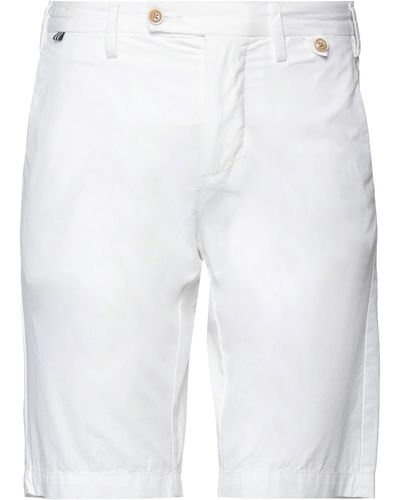 AT.P.CO Shorts & Bermuda Shorts - White