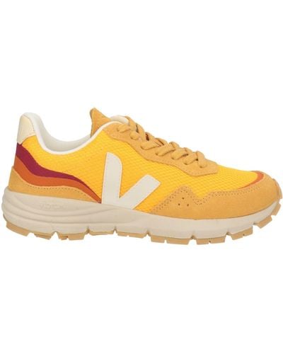 Veja Trainers - Yellow