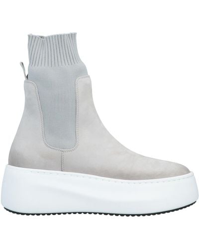Vic Matié Ankle Boots - White