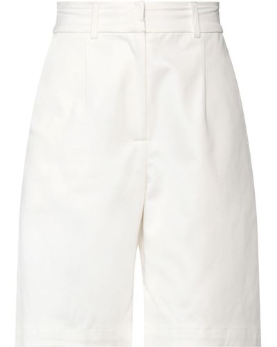 AYA MUSE Shorts & Bermuda Shorts - White
