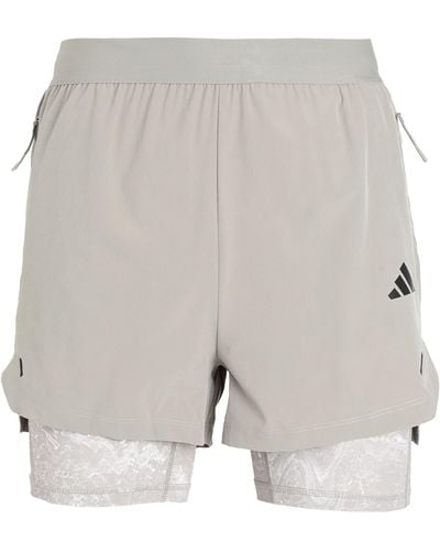 adidas Shorts & Bermudashorts - Grau