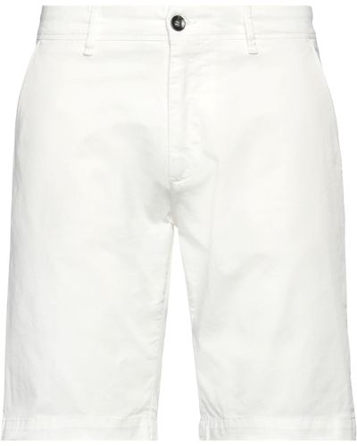 Officina 36 Shorts & Bermuda Shorts - White