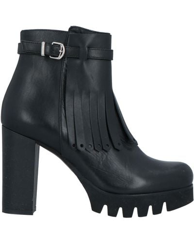 Archive Ankle Boots - Black