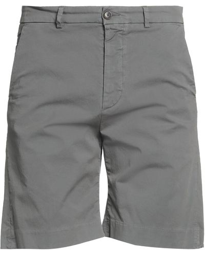 TRUE NYC Shorts & Bermuda Shorts - Gray