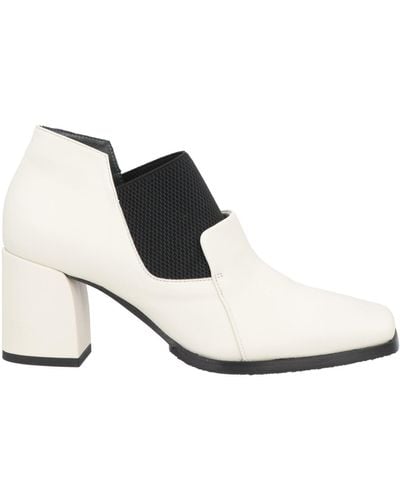 Ixos Ankle Boots - White
