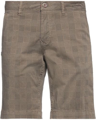 GAUDI Shorts & Bermuda Shorts - Gray
