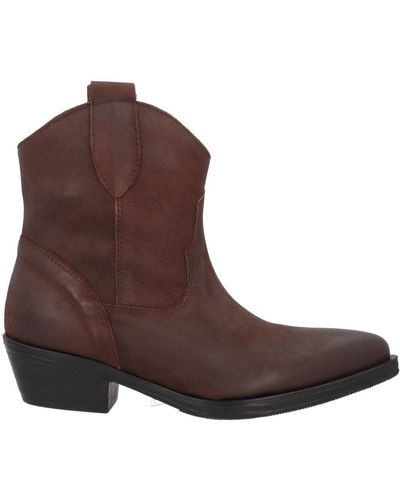 Lola Peres Ankle Boots - Brown