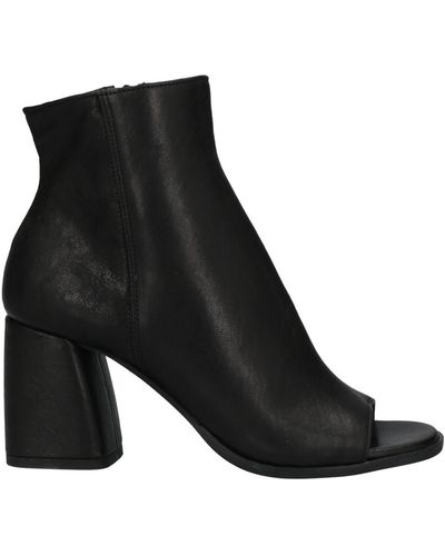 Loretta Pettinari Ankle Boots - Black
