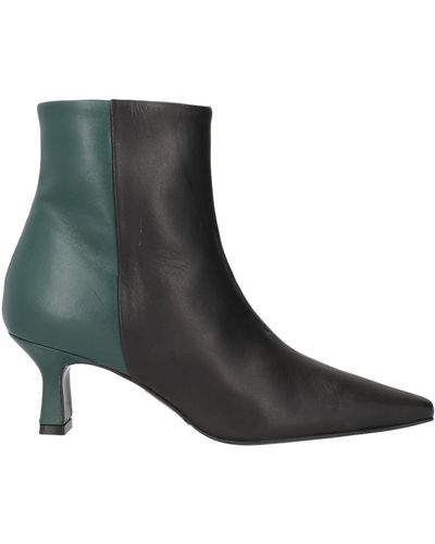 Isabel Ferranti Ankle Boots - Black