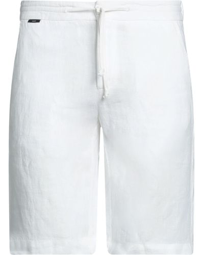 04651/A TRIP IN A BAG Shorts & Bermuda Shorts - White
