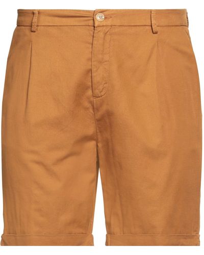 Yan Simmon Shorts & Bermuda Shorts - Orange