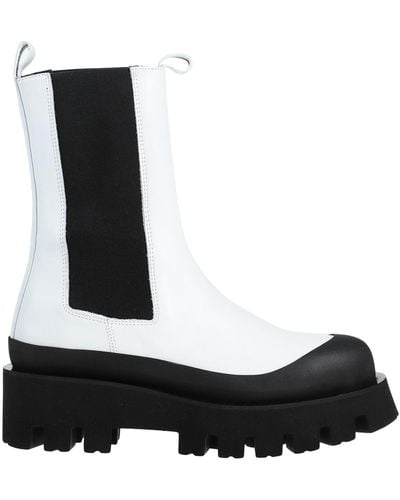 Paloma Barceló Ankle Boots - White