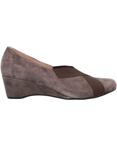 Stonefly Pumps - Brown