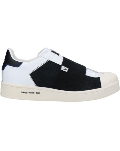 MOA Sneakers - White