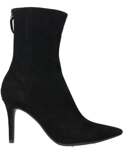 Lola Cruz Ankle Boots - Black