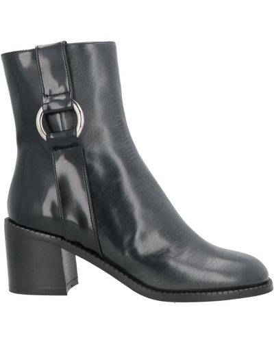 Beatrice B. Ankle Boots - Black