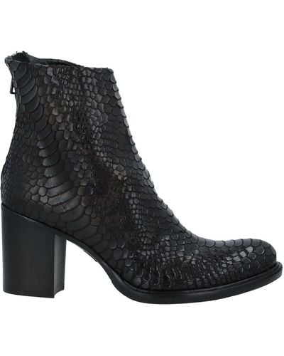 Strategia Ankle Boots - Black