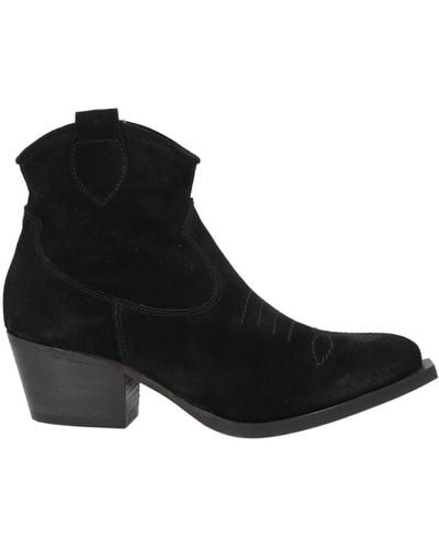 GIO+ Ankle Boots - Black