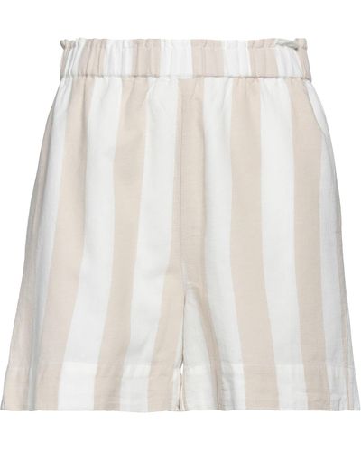 Minimum Shorts & Bermuda Shorts - White