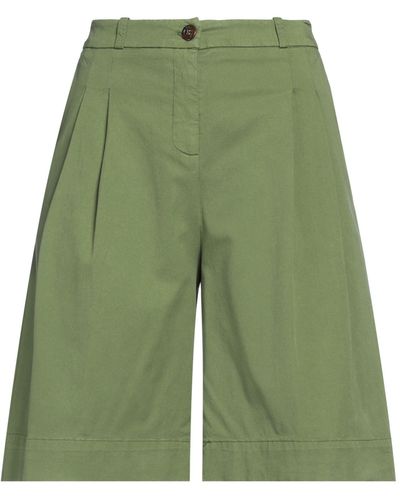 Kiltie Shorts & Bermuda Shorts - Green