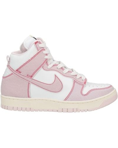 Nike Sneakers - Pink