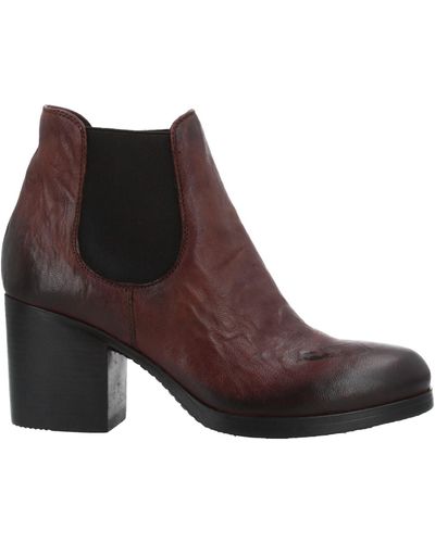 Strategia Ankle Boots - Brown