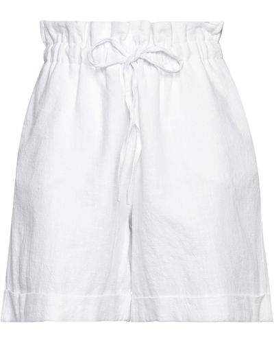 SOSUE Shorts & Bermuda Shorts - White
