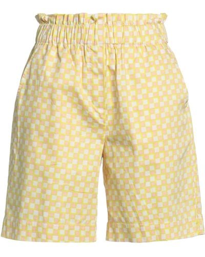 Numph Shorts & Bermuda Shorts - Yellow
