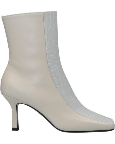 MyChalom Ankle Boots - White