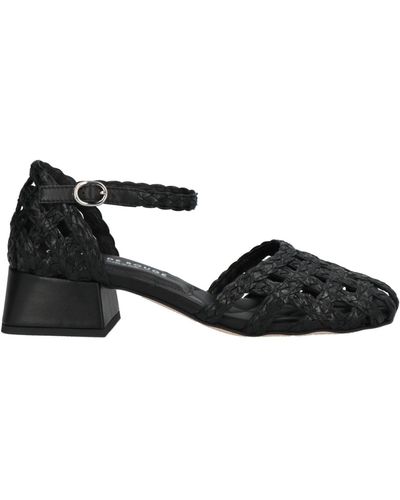 Pas De Rouge Court Shoes - Black