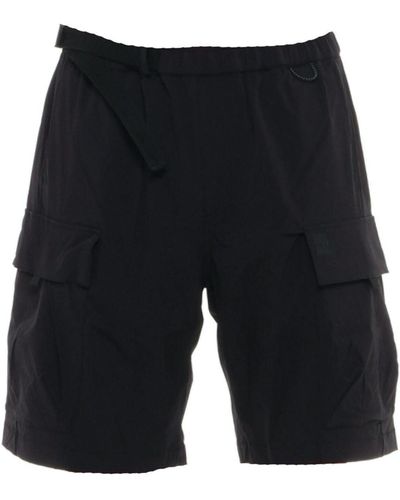 OUTHERE Shorts & Bermudashorts - Schwarz