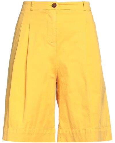Kiltie Shorts & Bermuda Shorts - Yellow