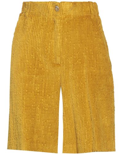 Momoní Shorts & Bermuda Shorts - Yellow