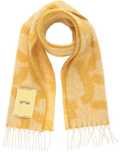 Closed Scarf - Yellow