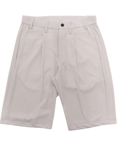 People Of Shibuya Shorts & Bermudashorts - Weiß