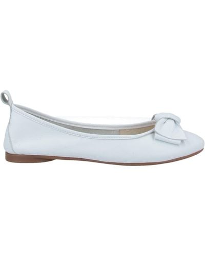 Inuovo Ballet Flats - White